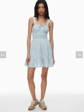 Aritzia Sunday Best Martine Poplin Dress, colour Dew Blue, Size M
